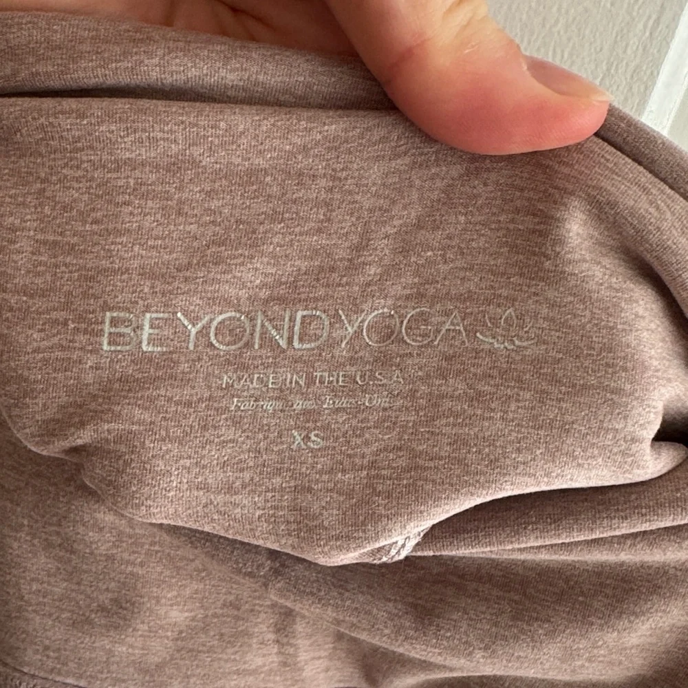 Beyond Yoga 5” Keep Pace shorts - Picture 7 of 10